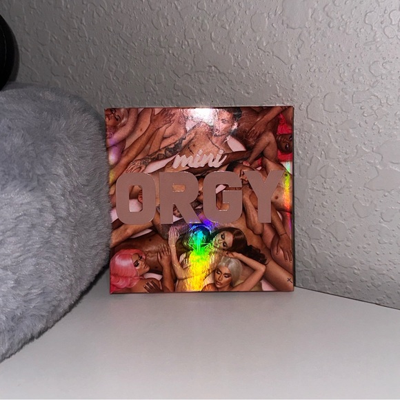 SOLD* NIB Mini Orgy Pallet - Picture 3 of 6